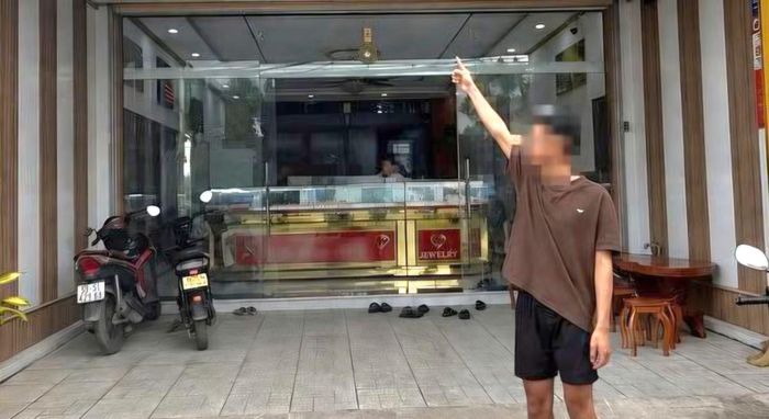 Tiệm vàng, nơi xảy ra vụ việc.
