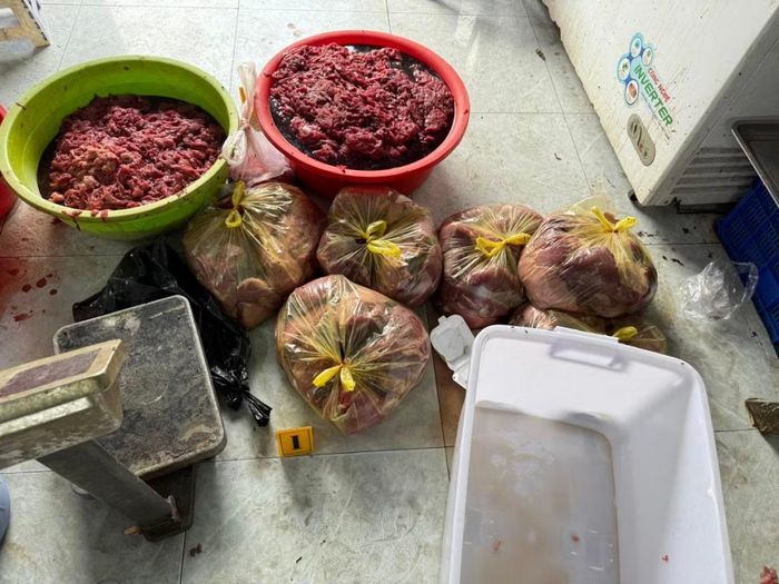 “Công xưởng” biến thịt heo thành thịt bò.