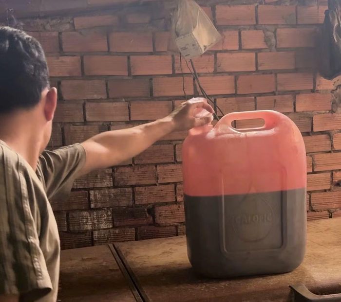  Hóa chất và huyết heo dùng để biến thịt heo thành thịt bò. 