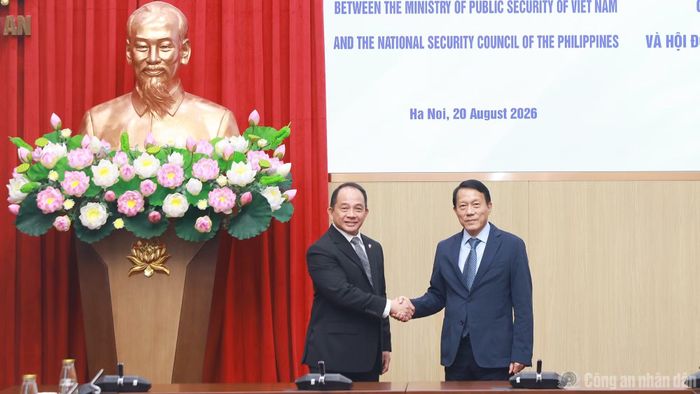 Bộ trưởng Lương Tam Quang và Cố vấn Eduardo S.L. Oban Jr.
