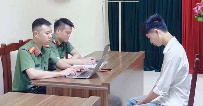 Cơ quan Công an làm việc với Phan Trung Khuê, chủ tài khoản TikTok “Khuê Ơi Dậy Đi”.