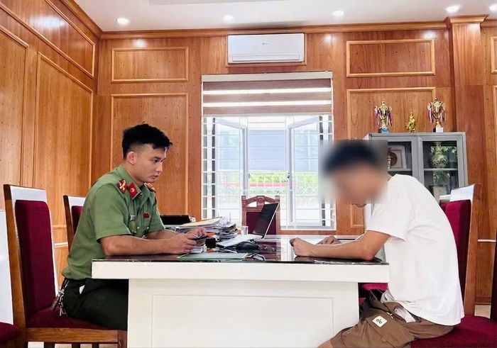 Công an phường Vĩnh Yên làm việc với P.V.H.