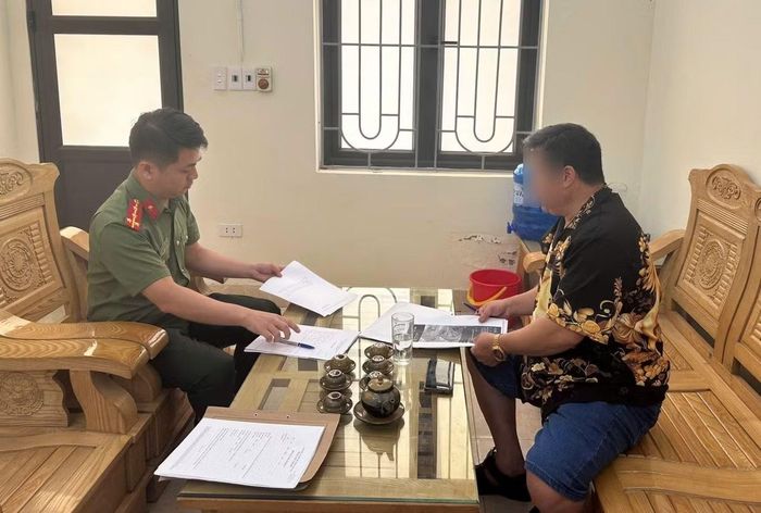 Công an xã Thịnh Minh làm việc với ông Đ. H. N.