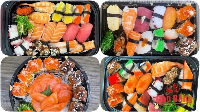 Các hộp Sushi được chế biến sẵn, trình bày đẹp mắt có giá từ 100.000 - 350.000 đồng tuỳ loại.