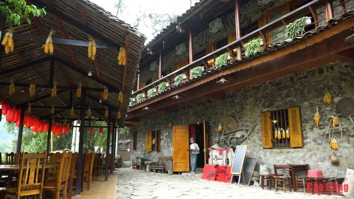 Nhà sàn đá tại Khuổi Ky, xã Đàm Thủy được bảo tồn, lưu giữ gắn với phát triển du lịch cộng đồng.