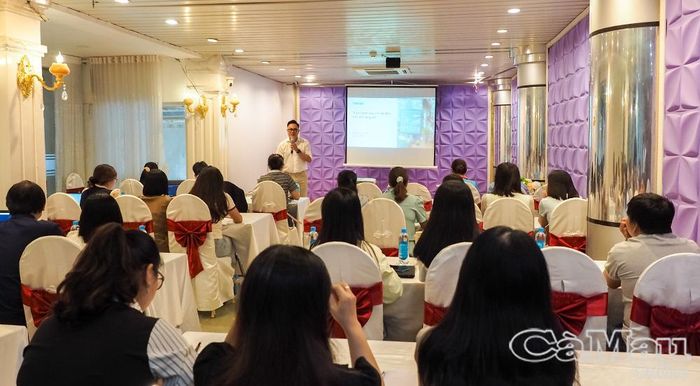 Nhà báo Lê Đình Tuyển chia sẻ kỹ năng sản xuất báo chí dữ liệu trên nền tảng số.