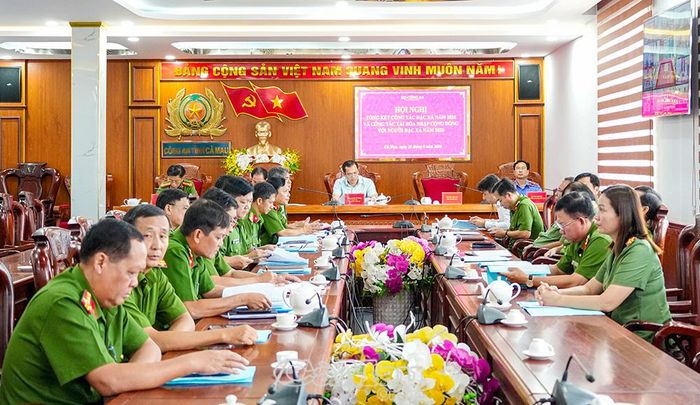 Đại biểu tham dự hội nghị tại điểm cầu Cà Mau.