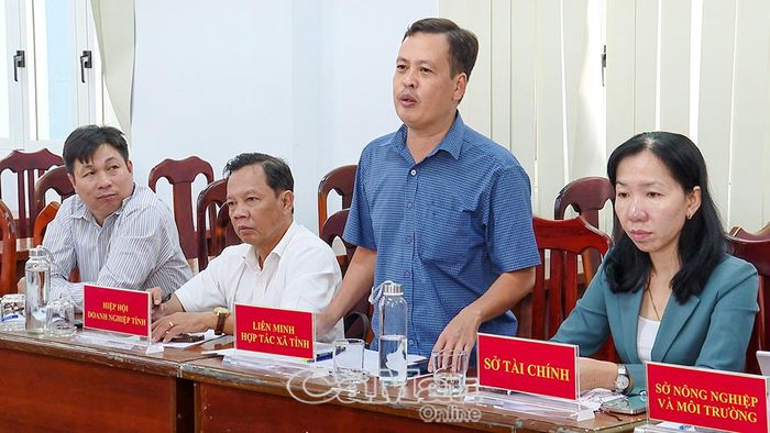 Phó Chủ tịch Liên minh Hợp tác xã tỉnh Cà Mau Trần Văn Mân đề xuất sáp nhập các hợp tác xã nhằm tăng số lượng thành viên, nâng cao năng lực tài chính; hướng đến xây dựng 1 hợp tác xã điểm và 2 hợp tác xã vệ tinh.