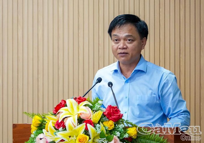  Giám đốc Sở Nông nghiệp và Môi trường Tô Hoài Phương báo cáo kết quả công tác bảo vệ môi trường, phòng, chống thiên tai và ứng phó với biến đổi khí hậu thời gian qua.