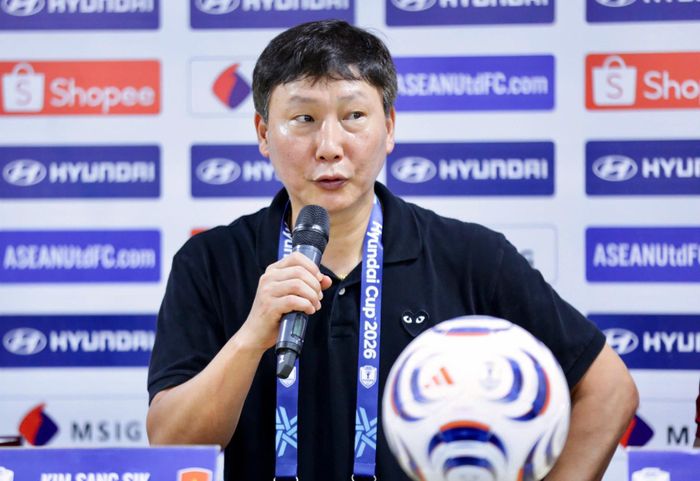 HLV Kim Sang Sik chia sẻ lý do chọn nhân sự cho trận đấu