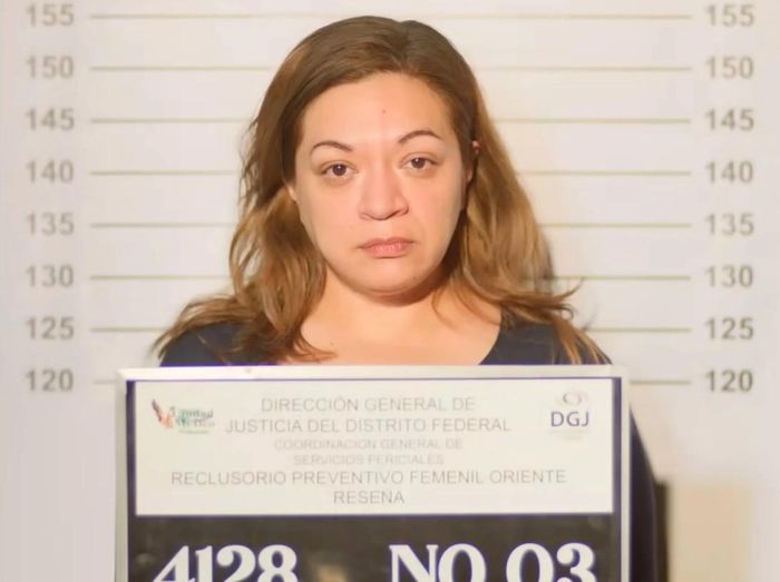 Eleonor Mendoza bị bắt. Ảnh: Netflix