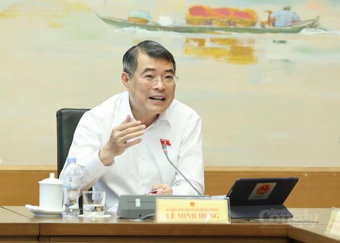Thủ tướng cho biết Nhà nước có thể đầu tư nhà ở trên quỹ đất của Nhà nước và vận hành cho thuê; hoặc xã hội hóa, huy động các nguồn lực - Ảnh: chinhphu.vn/Nhật Bắc