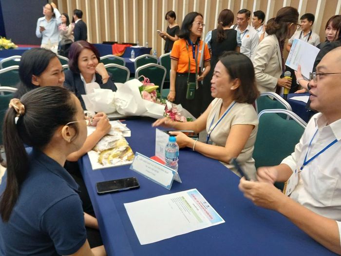 Theo thiết kế chương trình, mỗi buyer có bàn riêng để trao đổi trực tiếp với doanh nghiệp, tạo điều kiện để hai bên tìm hiểu nhu cầu, giới thiệu sản phẩm, năng lực cung ứng và khả năng hợp tác.