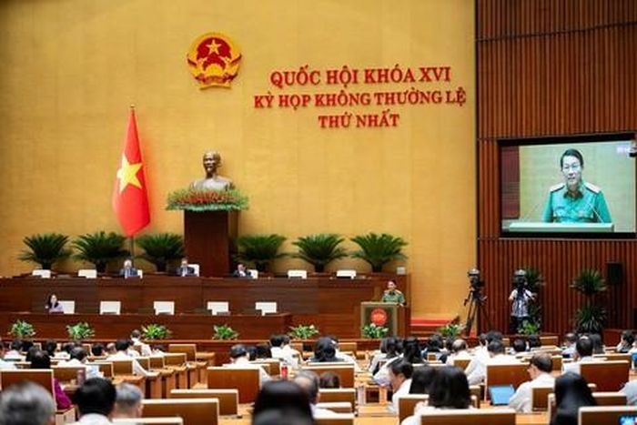 Quang cảnh phiên họp