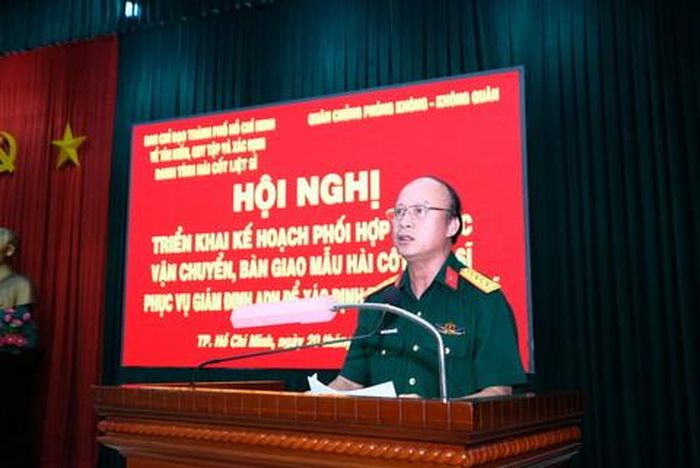 Đại tá Nguyễn Đình Chuẩn cho biết đến nay Thành phố đã hoàn thành 100% công tác lấy mẫu tại 18/18 nghĩa trang liệt sĩ