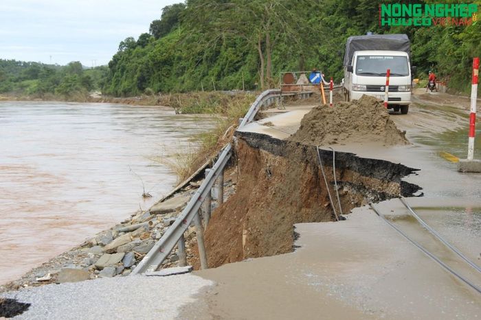 Hệ thống cơ sở hạ tầng ở Nghệ An bị thiệt hại nặng nề bởi thiên tai trong năm 2025. (Ảnh tư liệu)
