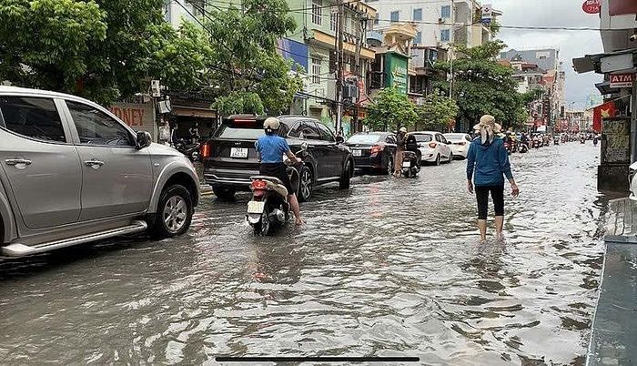 Theo cảnh báo từ Trung tâm Dự báo khí tượng thủy văn quốc gia, do ảnh hưởng của dải hội tụ nhiệt đới, từ đêm 17/8 đến hết ngày 21/8/2026, khu vực Bắc Bộ và Bắc Trung Bộ sẽ bước vào một đợt mưa lớn diện rộng.