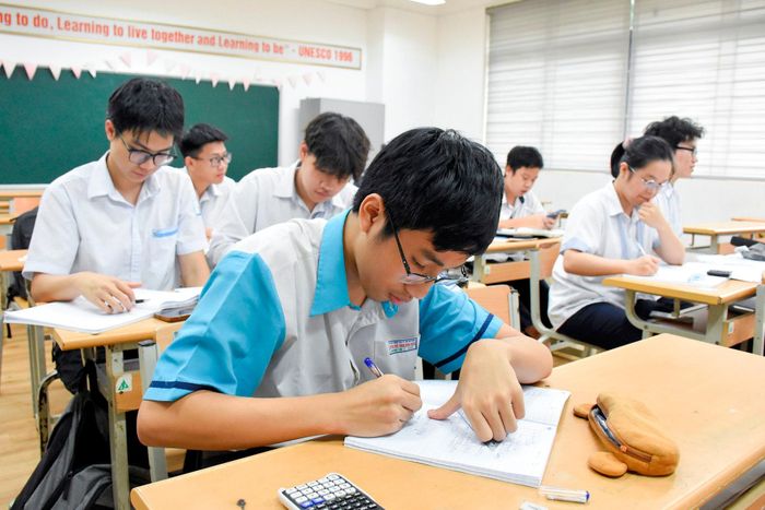 Việt Nam có 2 đội tuyển với tổng số 10 học sinh tham dự kỳ thi. Ảnh: Phạm Thảo