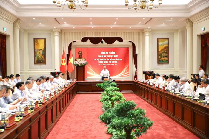 Quang cảnh phiên họp.