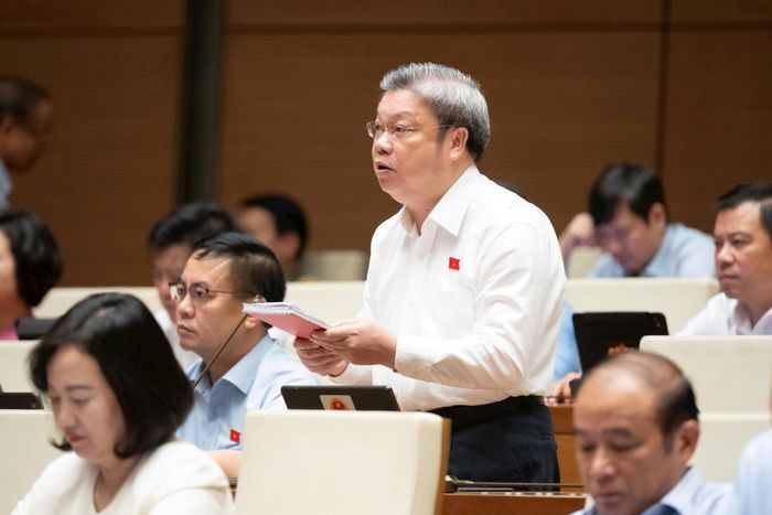 Đại biểu Bùi Văn Dũng (Đoàn Thanh Hóa). Ảnh: media.quochoi.vn