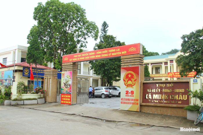 Từ hội nghị tuyên truyền pháp luật tại Minh Châu, người dân được tiếp cận những quy định thiết thực về đất đai. Ảnh: Cao Kỳ
