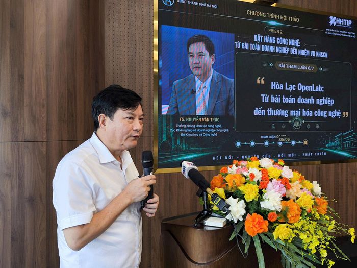 TS Nguyễn Văn Trúc, Trưởng phòng Ươm tạo công nghệ, Cục Khởi nghiệp và Doanh nghiệp công nghệ (Bộ Khoa học và Công nghệ) trình bay tham luận. Ảnh: PV