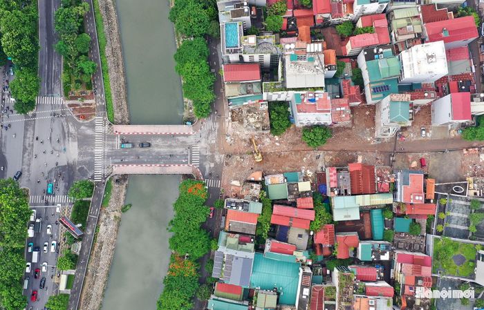 Để thực hiện dự án, chính quyền phường Cầu Giấy đã thu hồi đất của 103 tổ chức, hộ gia đình, cá nhân. Đến nay, 100% các trường hợp đã đồng thuận bàn giao mặt bằng.