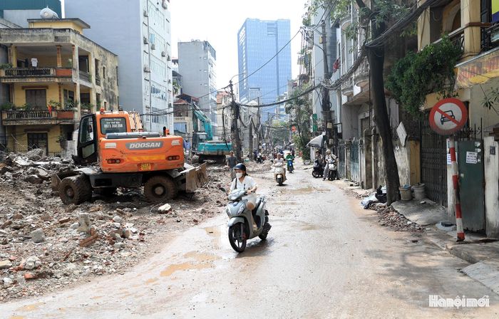 Được biết, hiện phường Cầu Giấy đang triển khai công tác đấu thầu để thi công dự án, đặt mục tiêu hoàn thành tuyến đường trong năm 2026 để đồng bộ với dự án đường Vành đai 2,5 trên địa bàn phường.