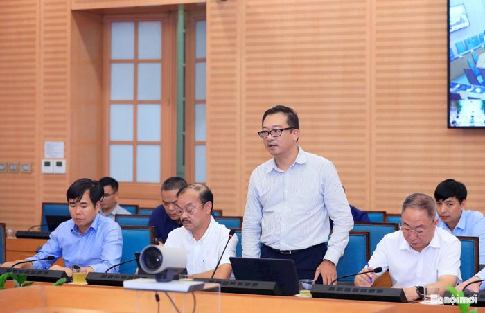Đại diện lãnh đạo các đơn vị liên quan của thành phố phát biểu tại cuộc họp. Ảnh: Viết Thành.