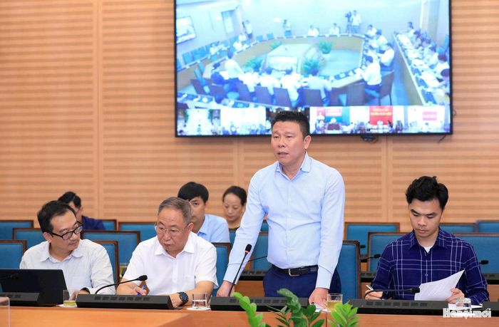 Đại diện lãnh đạo các đơn vị liên quan của thành phố phát biểu tại cuộc họp. Ảnh: Viết Thành