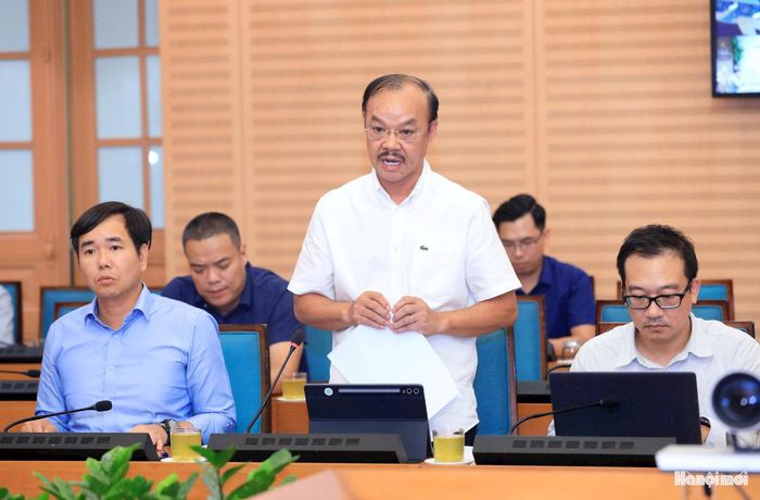 Đại diện lãnh đạo các đơn vị liên quan của thành phố phát biểu tại cuộc họp. Ảnh: Viết Thành