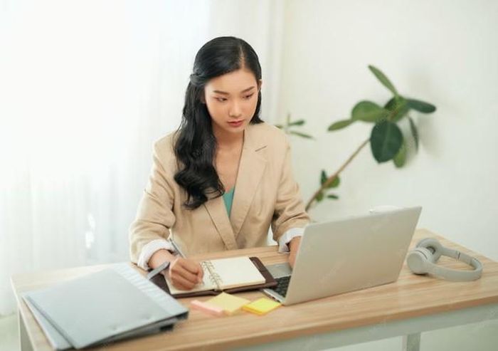 Sư Tử sở hữu lòng kiêu hãnh mạnh mẽ. Họ thích cảm giác được làm chủ, muốn tự quyết định mọi việc và thường tin rằng mình có đủ khả năng kiểm soát tình hình. Ảnh minh họa