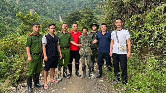 Lực lượng Công an triển khai truy bắt, bắt giữ thành công đối tượng Bùi Văn Nhượng. Ảnh: Công an tỉnh Lào Cai