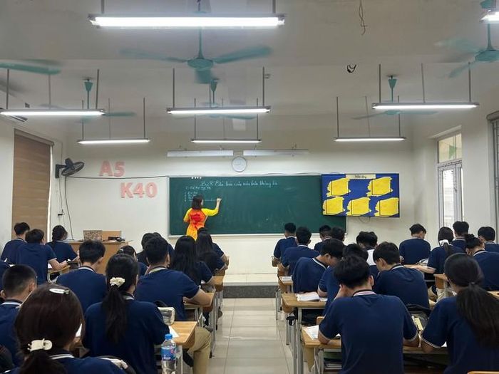 Hoạt động giảng dạy được duy trì ổn định, bảo đảm chất lượng chương trình giáo dục tại các cơ sở sau sáp nhập. Ảnh: HB