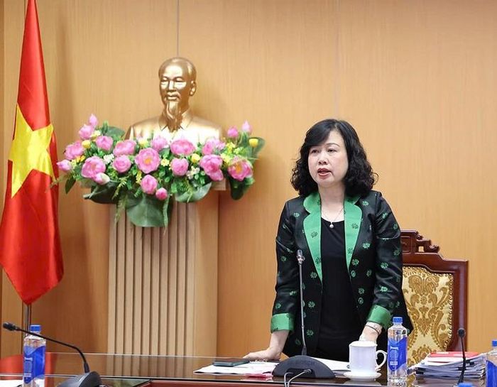 Ủy viên Trung ương Đảng, Bộ trưởng Bộ Y tế Đào Hồng Lan phát biểu chỉ đạo tại cuộc họp. Ảnh: Trần Minh