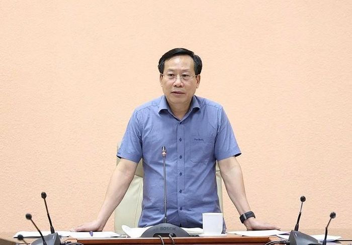 TS Lê Đức Luận, Thứ trưởng Bộ Y tế phát biểu chỉ đạo tại cuộc họp. Ảnh: Trần Minh