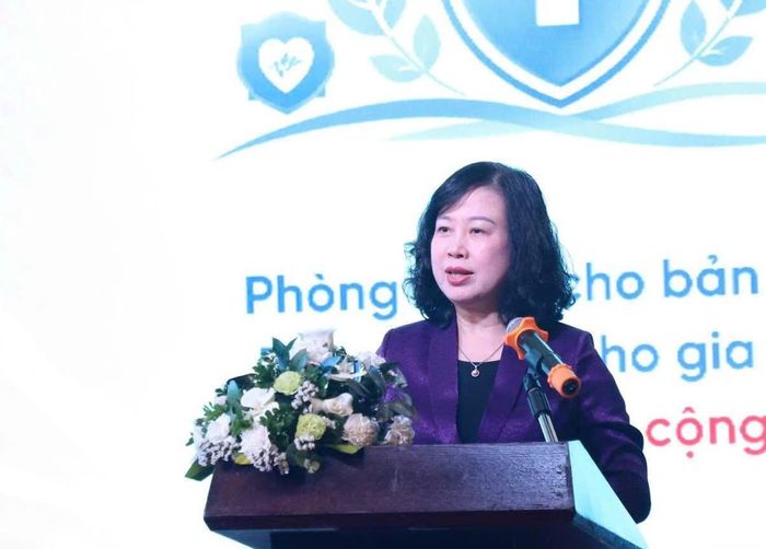 Bộ trưởng Bộ Y tế Đào Hồng Lan phát biểu chỉ đạo. Ảnh: Trần Minh