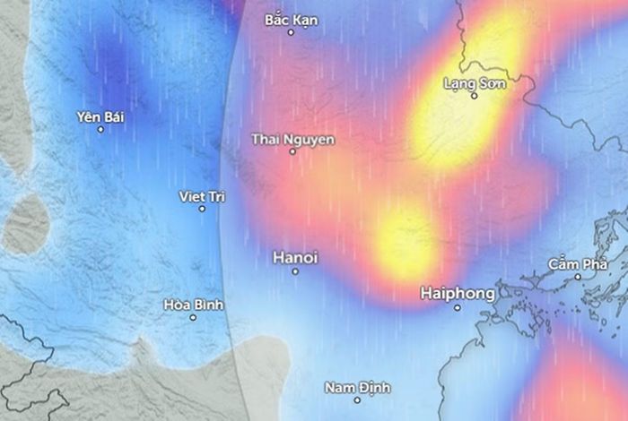 Dự báo mưa ở một số khu vực tại miền Bắc sáng mai, 22/8 (những vùng màu xanh da trời là mưa nhỏ đến vừa, màu đỏ là mưa vừa đến mưa to, màu vàng là mưa rất to). Ảnh: Zoom Earth, OpenStreetMap, ICON.