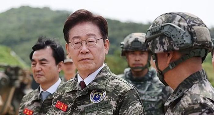 Ông cũng cho rằng chi tiêu quốc phòng của Hàn Quốc tương đương khoảng 1,4 lần GDP của Triều Tiên.