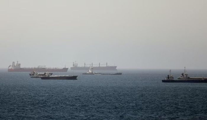 Việc tàu thuyền chuyển sang tuyến do Oman quản lý cũng có thể ảnh hưởng đến kế hoạch thu phí qua Hormuz mà Iran nhiều lần đề cập.