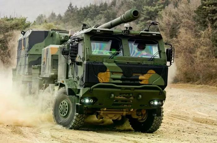 Mặc dù đây vẫn là một hợp đồng nhỏ đối với lực lượng vũ trang Mỹ, nhưng là lần đầu tiên kể từ năm 1978 Lầu Năm Góc đặt mua một loại pháo tự hành khác ngoài M109.