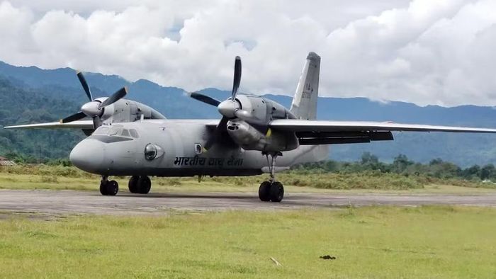 Theo yêu cầu của IAF, sẽ chỉ có 12 máy bay được lắp ráp hoàn chỉnh tại nước ngoài, trong khi 48 chiếc còn lại sẽ được chế tạo trong nước với tỷ lệ nội địa hóa trong khoảng 40 - 60%.