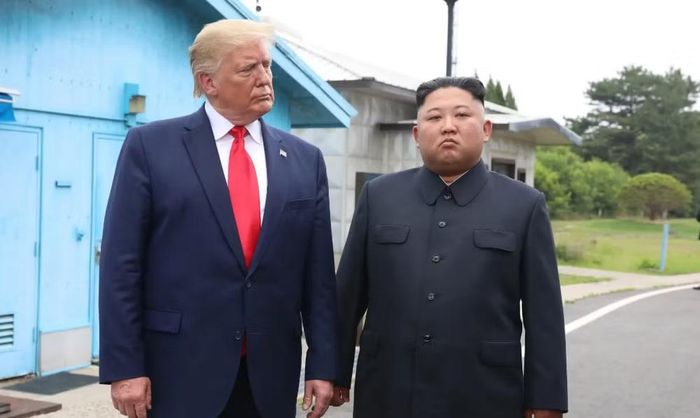 Khi được hỏi về khả năng gặp nhà lãnh đạo Triều Tiên vào cuối năm nay, ông Trump trả lời: "Có, tôi sẽ gặp".