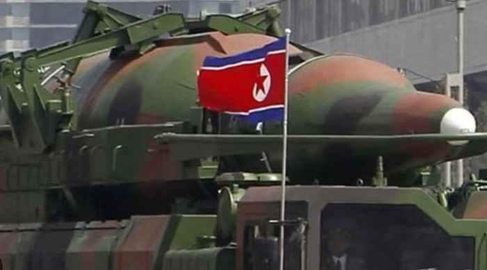 Tuy nhiên, Seoul ước tính Triều Tiên đang sở hữu khoảng 80-120 đầu đạn hạt nhân. Ông Ahn đồng thời nhận định ông Kim Jong-un có thể quan tâm đến đề nghị đối thoại từ Washington.