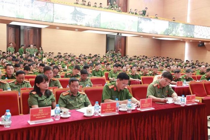 Các đại biểu dự hội nghị