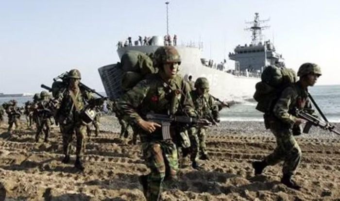 Trong khi đó, Hàn Quốc vẫn dựa đáng kể vào sự hiện diện quân sự của Mỹ. Washington hiện duy trì khoảng 28.500 binh sĩ tại nước này nhằm tăng cường khả năng phòng thủ trước mối đe dọa từ Triều Tiên.