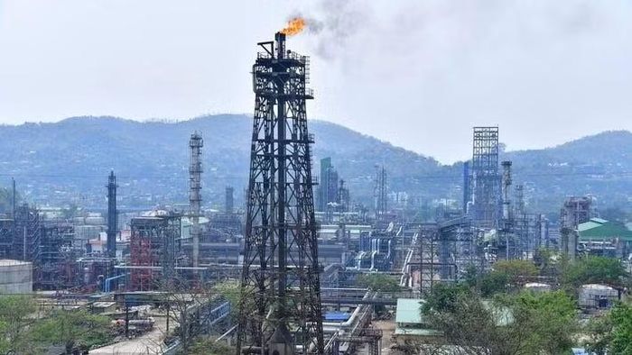 Tuy nhiên điều này giúp giải quyết vấn đề lưu trữ (kho bãi), chứ không phải việc sử dụng tiền: rất ít hàng hóa được xuất khẩu từ Ấn Độ sang Nga.