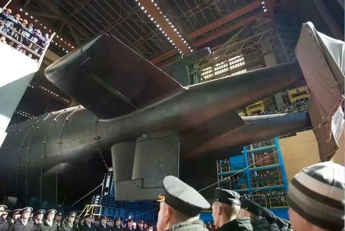 Ít nhất 4 tàu ngầm hạt nhân chiến lược lớp Khabarovsk dự kiến ​​sẽ được đưa vào biên chế Hải quân Nga, cùng với sự mở rộng nhanh chóng của hạm đội tàu ngầm hạt nhân lớp Borei sẽ mang lại cho Moskva khả năng răn đe cực mạnh.