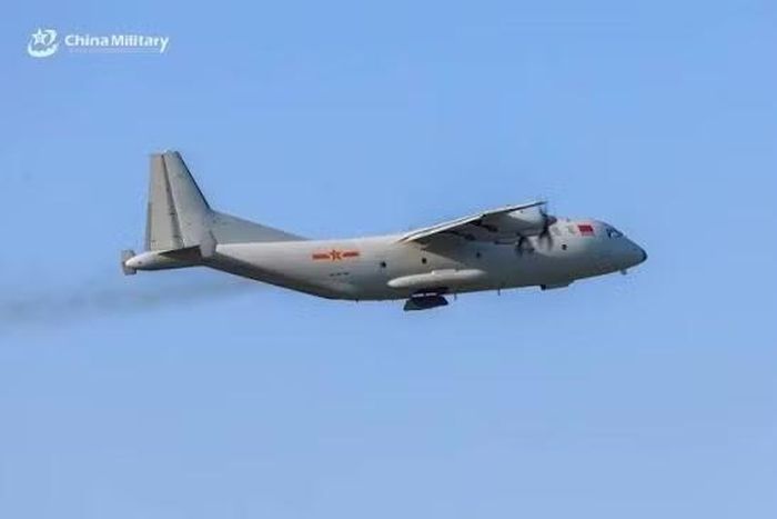 Bốn động cơ TP400-D6 của A400M có công suất khoảng 11.000 mã lực mỗi chiếc, trong khi các động cơ phản lực cánh quạt WJ-10 của máy bay Trung Quốc được biết đến là có công suất thấp hơn đáng kể - khoảng 6.800 mã lực.