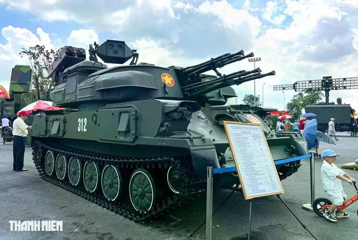Vài năm trước, có thông tin cho rằng một chương trình hiện đại hóa đã được xây dựng cho loại pháo này, bao gồm việc thay thế hệ thống radar cũ bằng khí tài định vị mục tiêu đa kênh kỹ thuật số có khả năng hoạt động tác chiến bất cứ thời điểm nào trong ngày hoặc đêm.